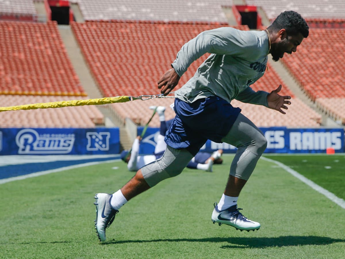 Julio Urías injury: Dodgers' struggling ace lands on injured list with  hamstring strain 