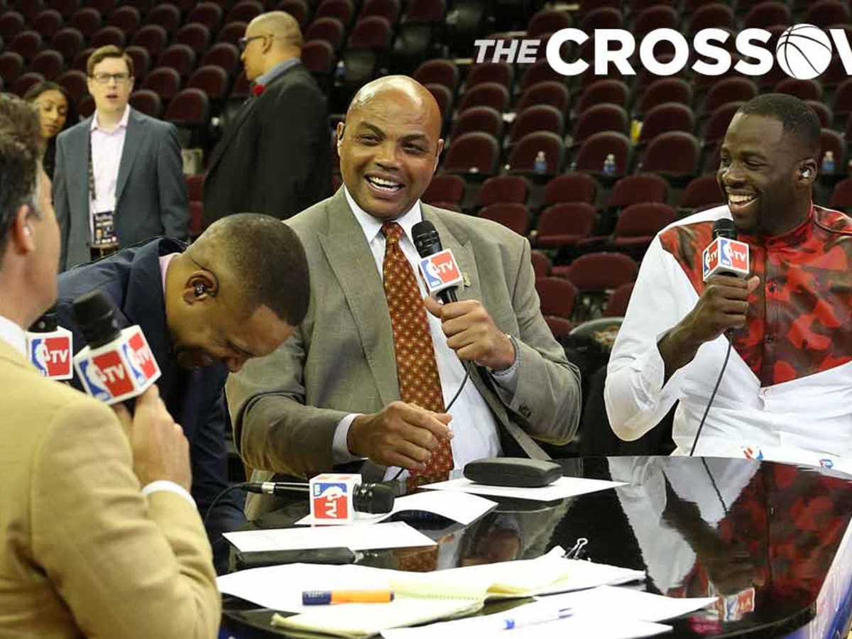 Charles Barkley Wears US Women's Soccer Jersey Because 'the Men Suck'