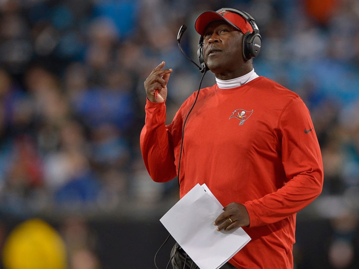 Lovie Smith fired: Buccaneers players react to coach's departure - Sports  Illustrated