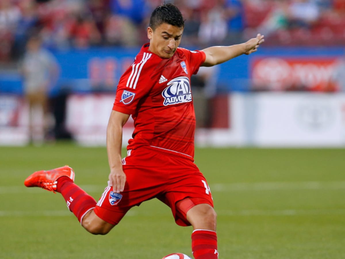 FC Dallas Signs Forward Carlos Ruiz