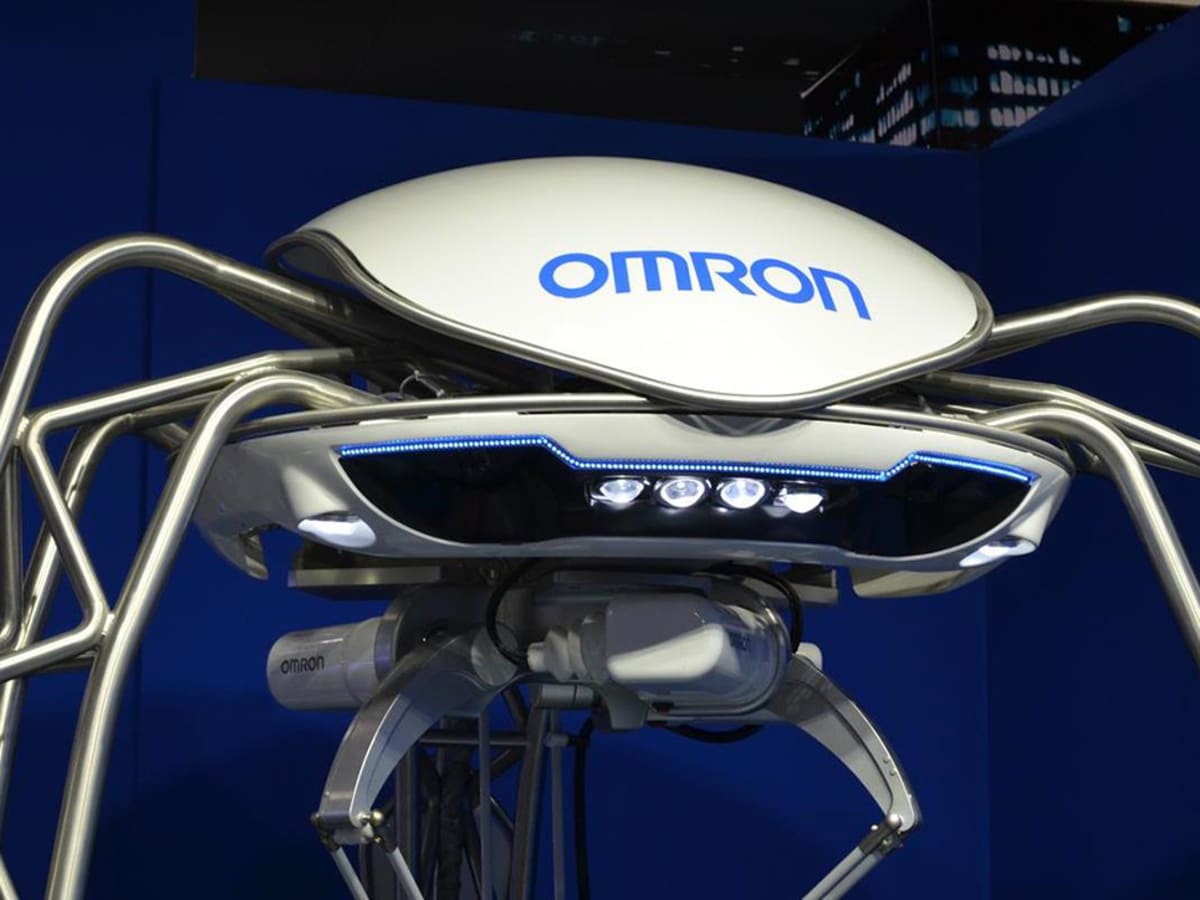 Le robot de tennis de table d'Omron 'FORPHEUS' certifié par le