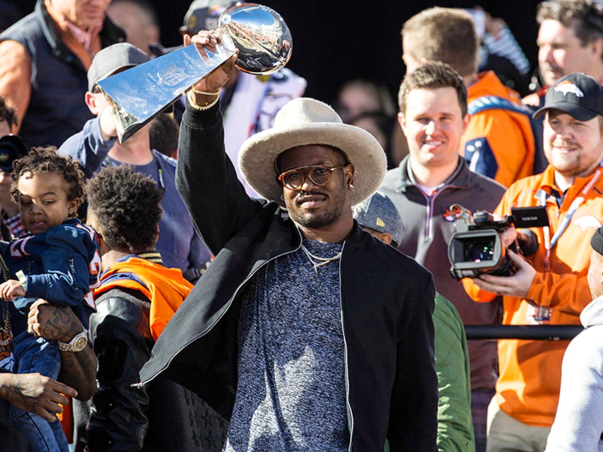 Von Miller talks franchise tag, chance of sitting out 2016