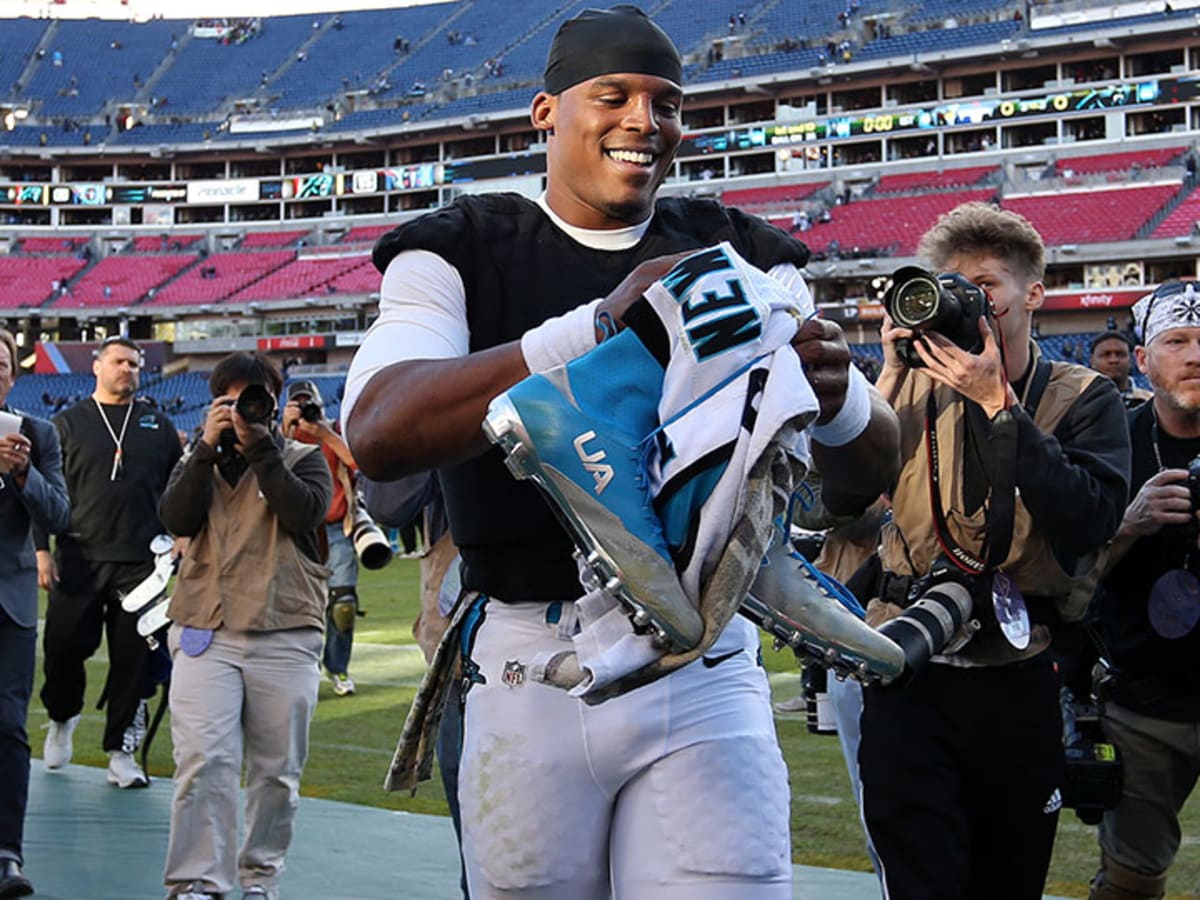Adelante Valiente longitud Super Bowl 50: Cam Newton repping both Panthers and Under Armour - Sports  Illustrated