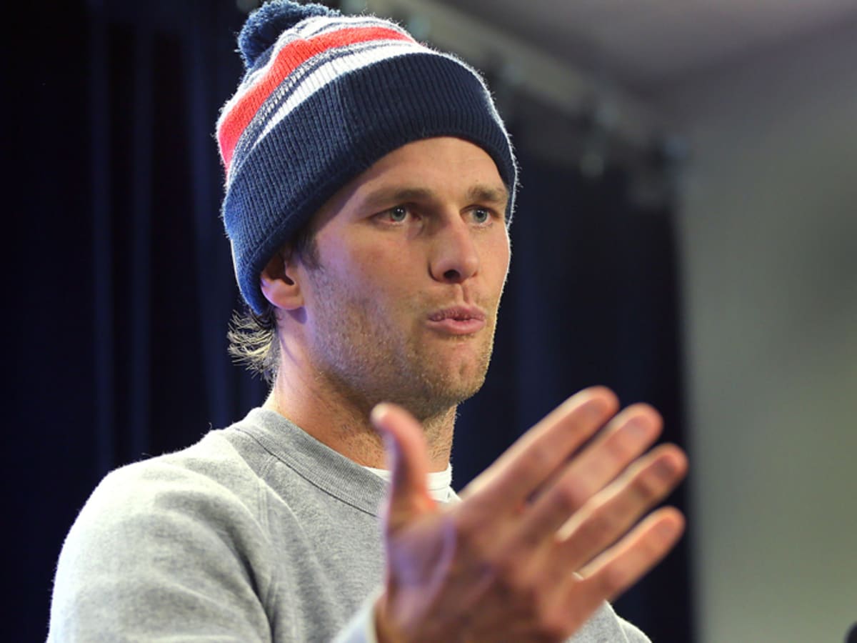 Tom Brady doesn't dispute reports he talked with Dolphins over