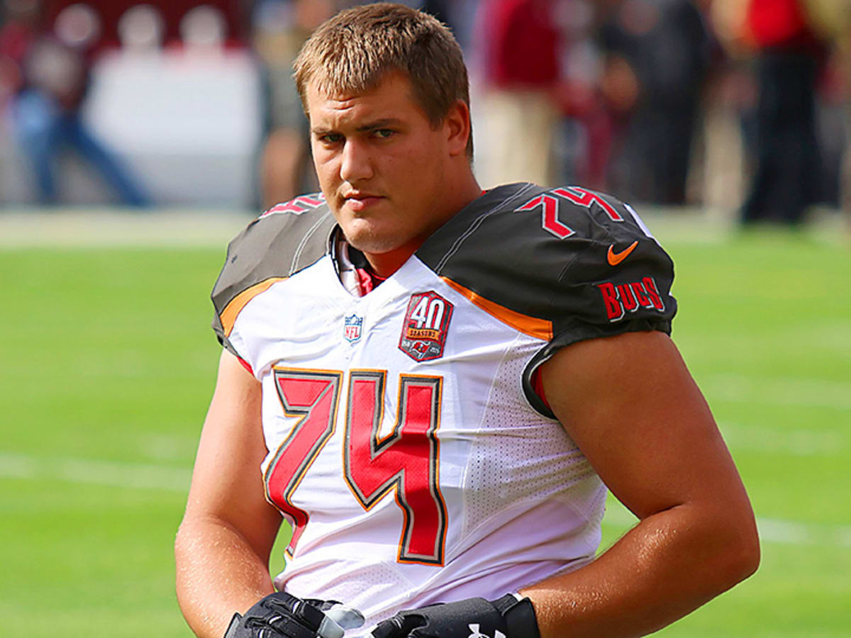 Bucs' offensive lineman Ali Marpet signs five-year contract