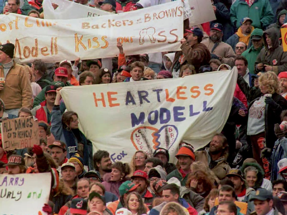 NFL: T-Shirt worn in protest by Browns player sparks different reactions