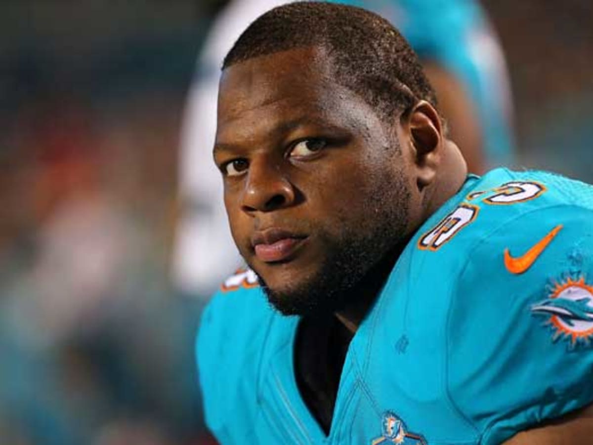 Ndamukong Suh's Contract Was a Nightmare for the Dolphins