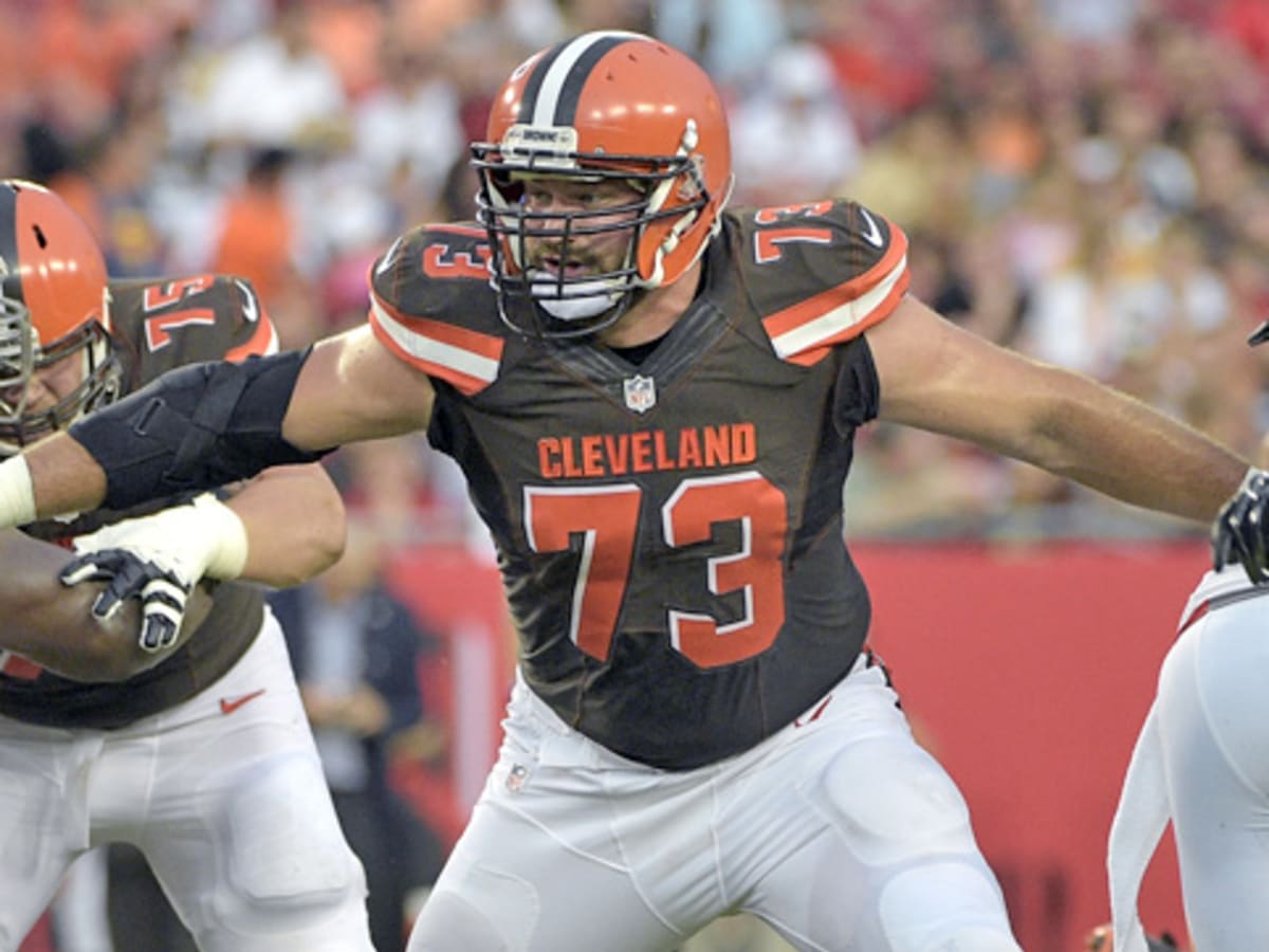 Did Hall of Famer Joe Thomas include himself in his all-time NFL offensive  line?