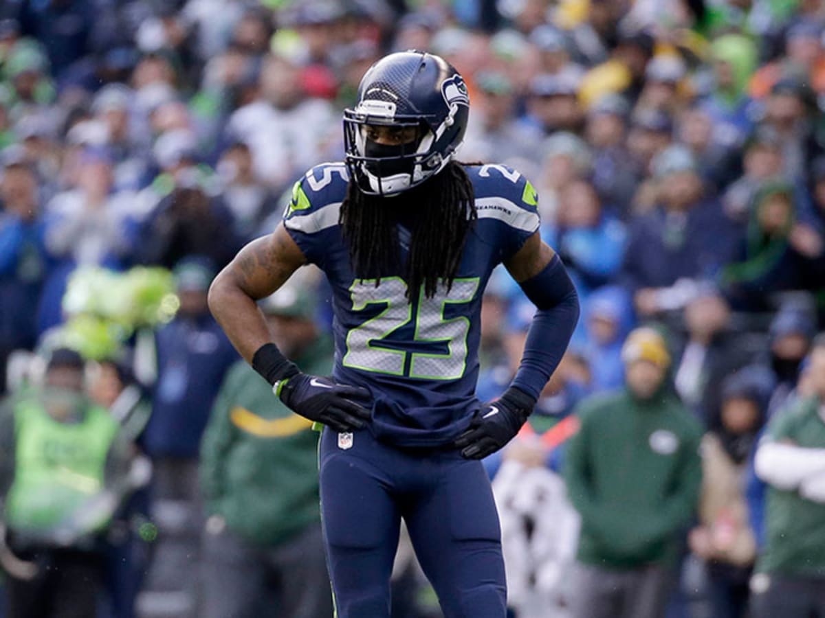 Seattle Seahawks cornerback Richard Sherman (25) intercepts the