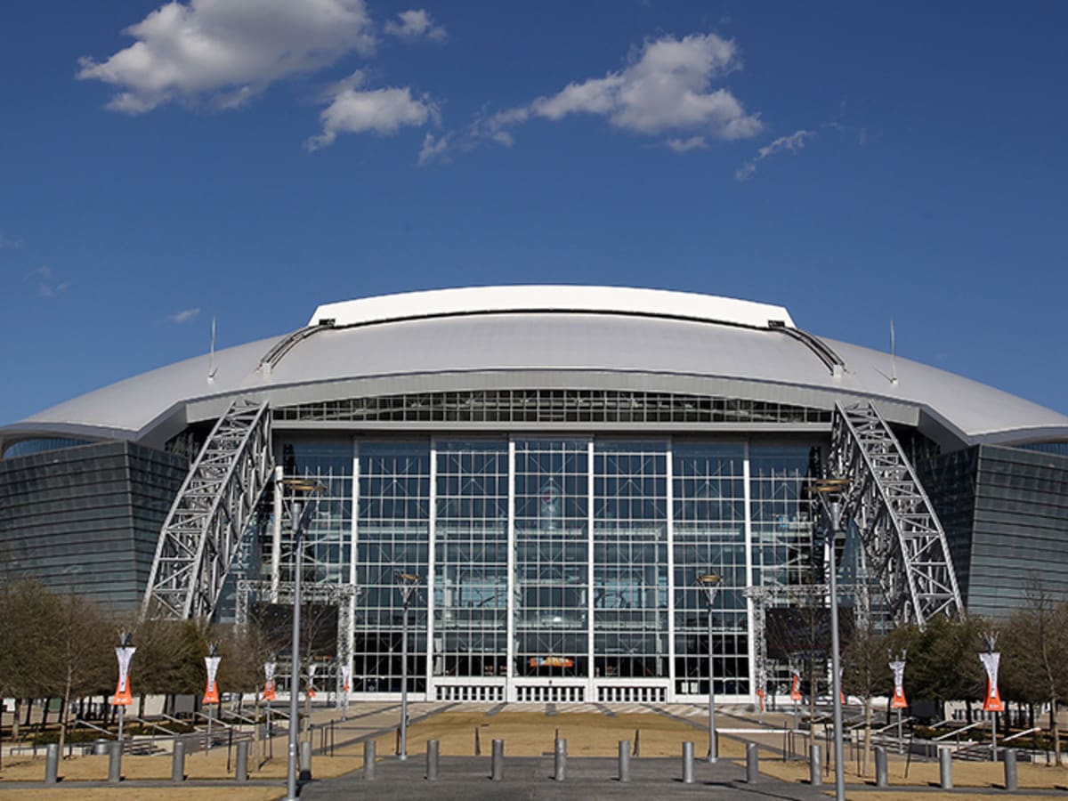 Cowboys Fans Root on Team in New Venue Outside Stadium – NBC 5 Dallas-Fort  Worth