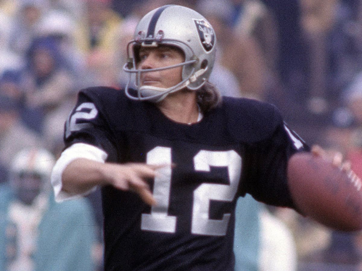 Ken Stabler, Quarterback Who Led Raiders to Title, Dies at 69 - The New  York Times