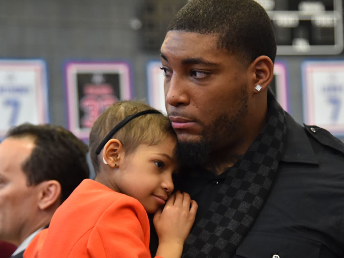 Cincinnati Bengals selling Devon Still jerseys, donating proceeds to fight  cancer - Sports Illustrated