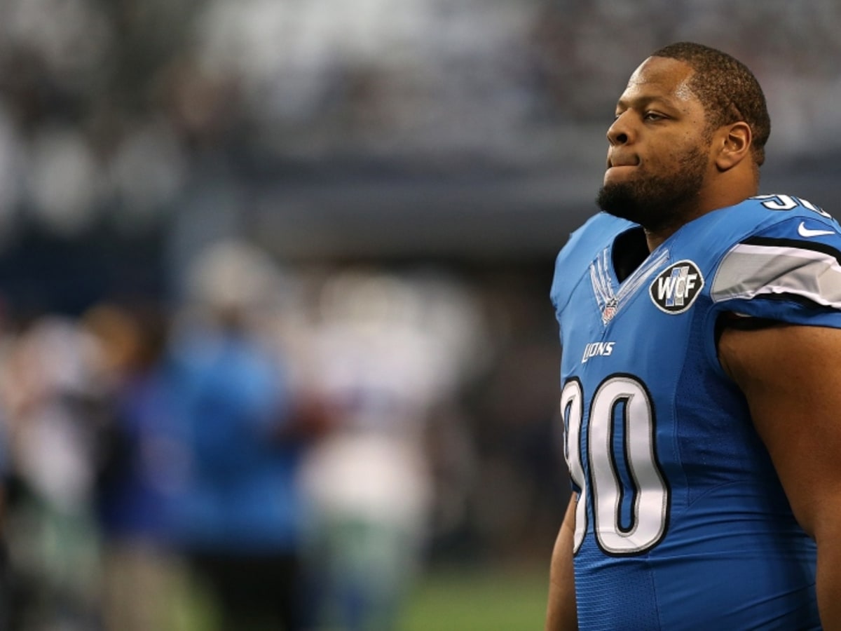 A sign? Ndamukong Suh jerseys discounted at Detroit Lions' shop