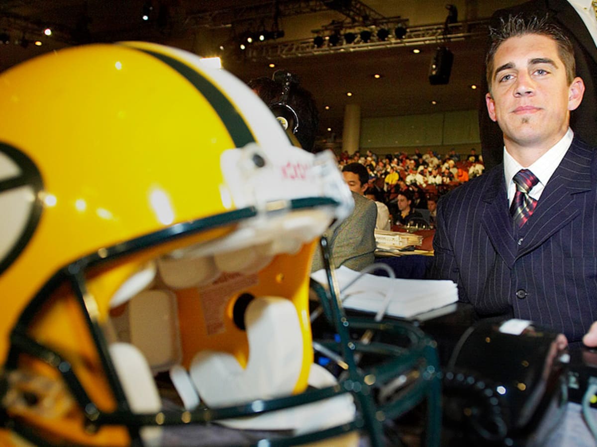 What if the Vikings Drafted Aaron Rodgers? 