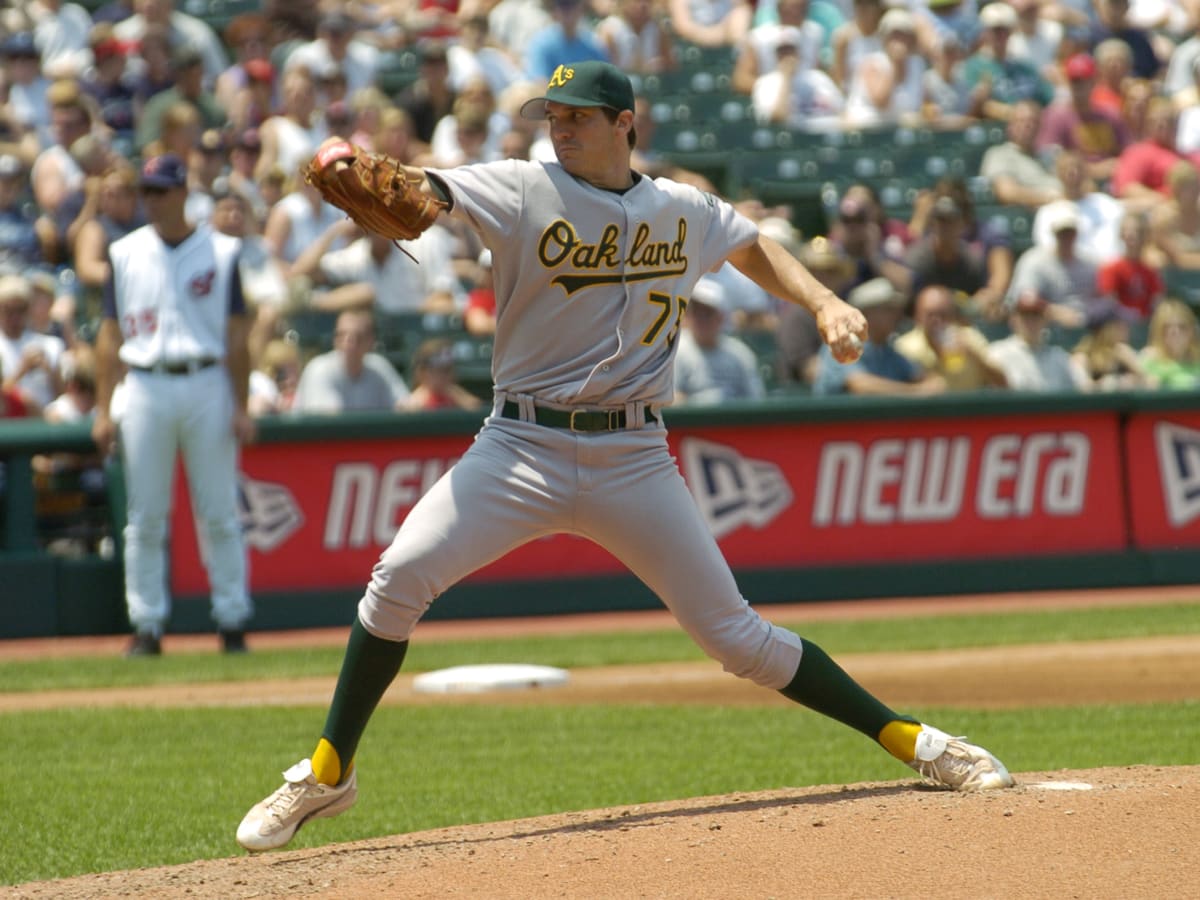 TEX@OAK: Barry Zito gets his 10th strikeout of game 