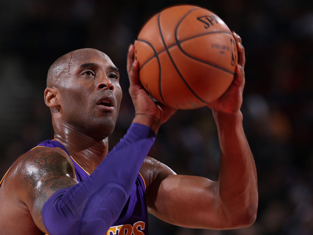 Kobe Bryant announces retirement but remains in contention for Rio