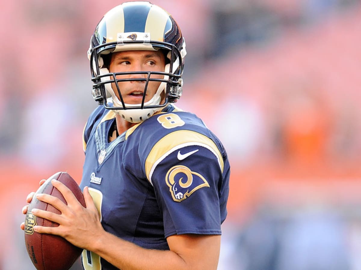 Rams' Sam Bradford tears ACL, out for season