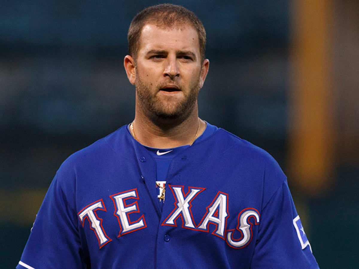 The Texas Rangers Re-Sign Mike Napoli