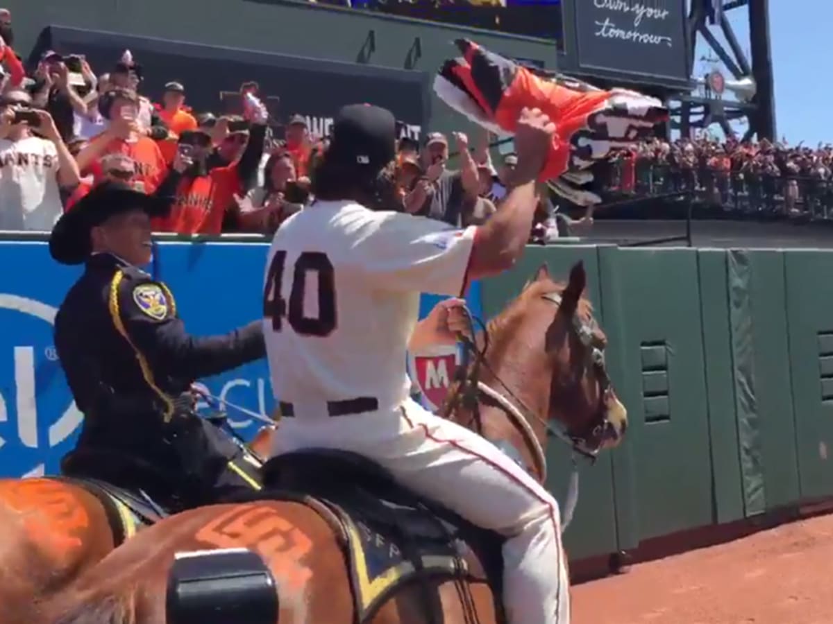 Descubren que Madison Bumgarner compitió con su caballo en eventos