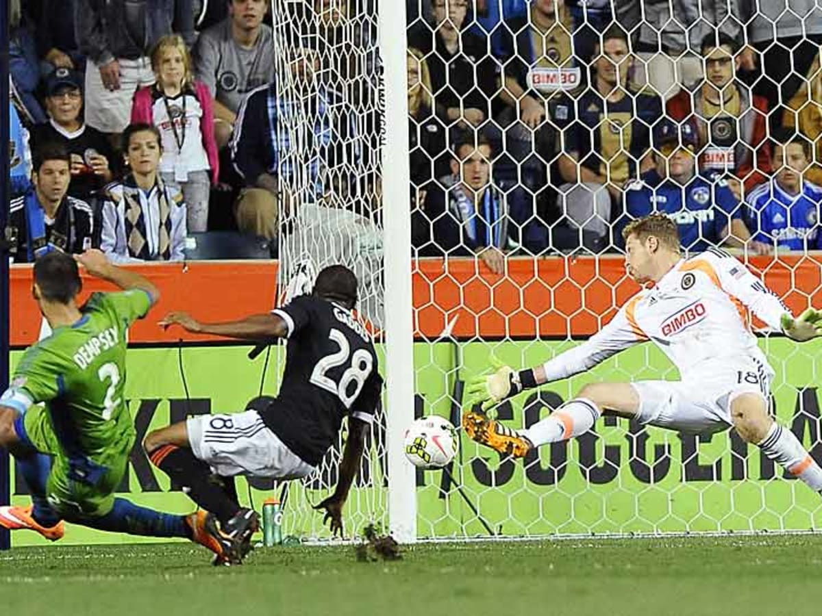 Clint Dempsey keeps pushing as U.S. captain