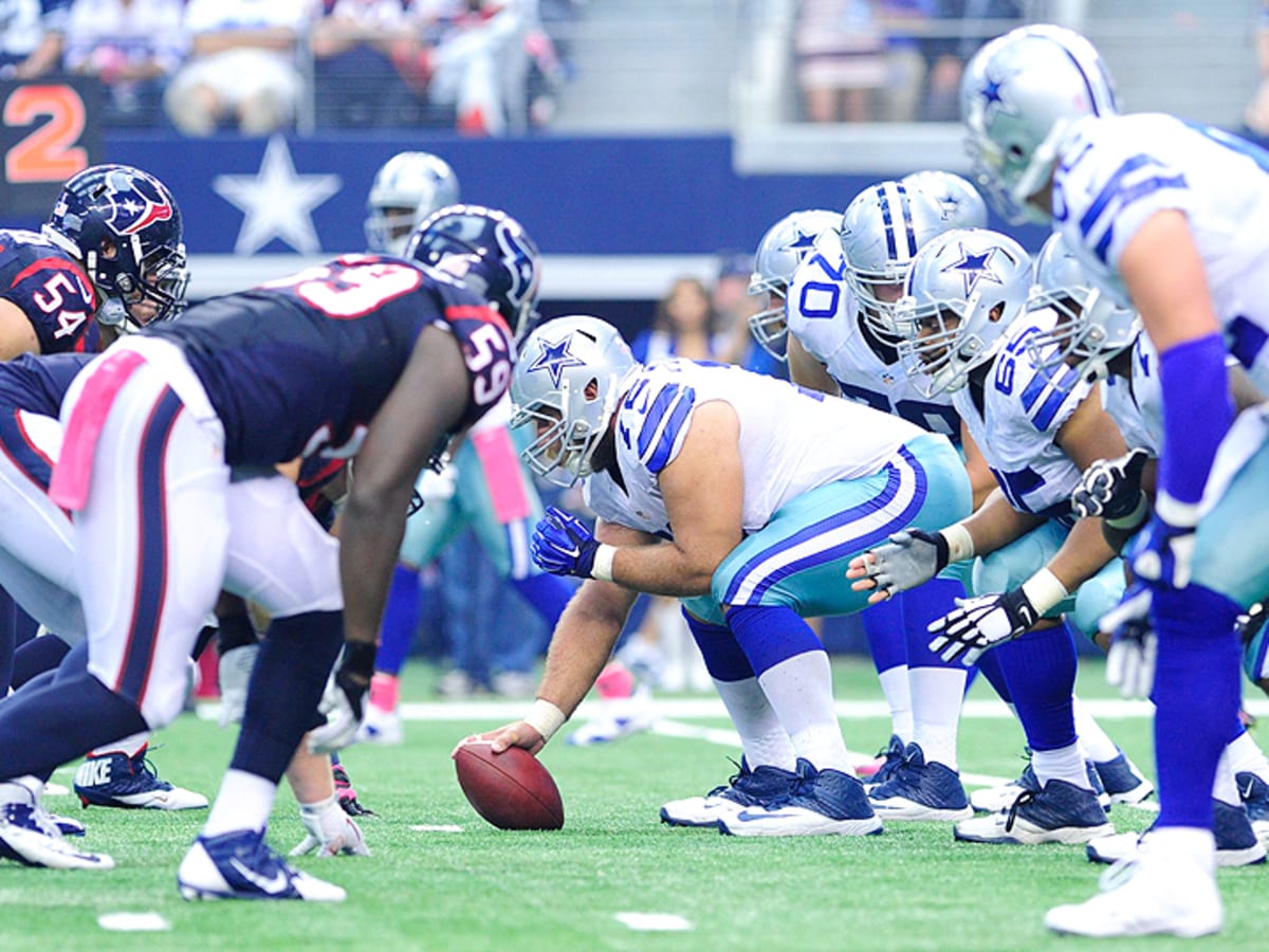 2,348 Cowboys Offensive Line Stock Photos, High-Res Pictures, and