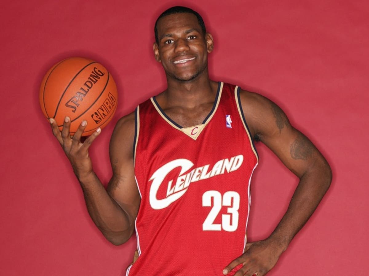 LeBron James to wear jersey No. 23 in 