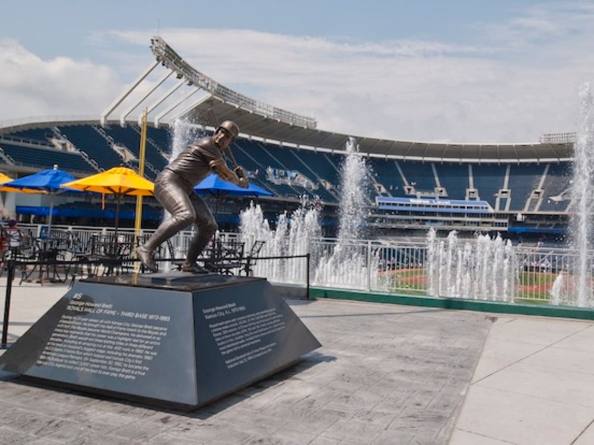 Kansas City Royals Now Selling Authentic Fountain Water From Kauffman  Stadium - Sports Illustrated