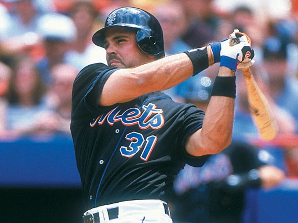 Mike Piazza: The Hall Finally Calls for the Catcher No One Wanted