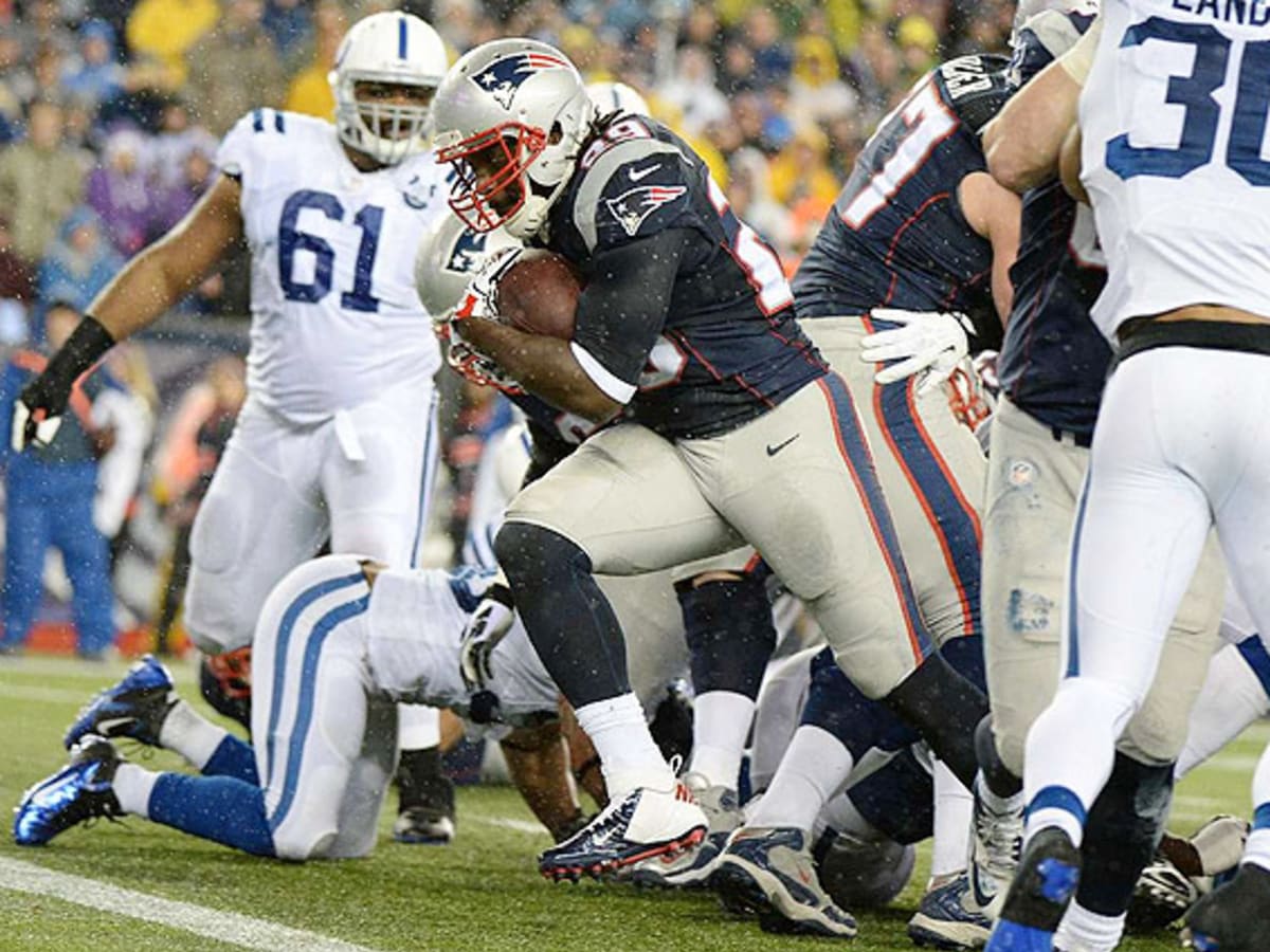 Patriots' LeGarrette Blount runs all over the Colts again