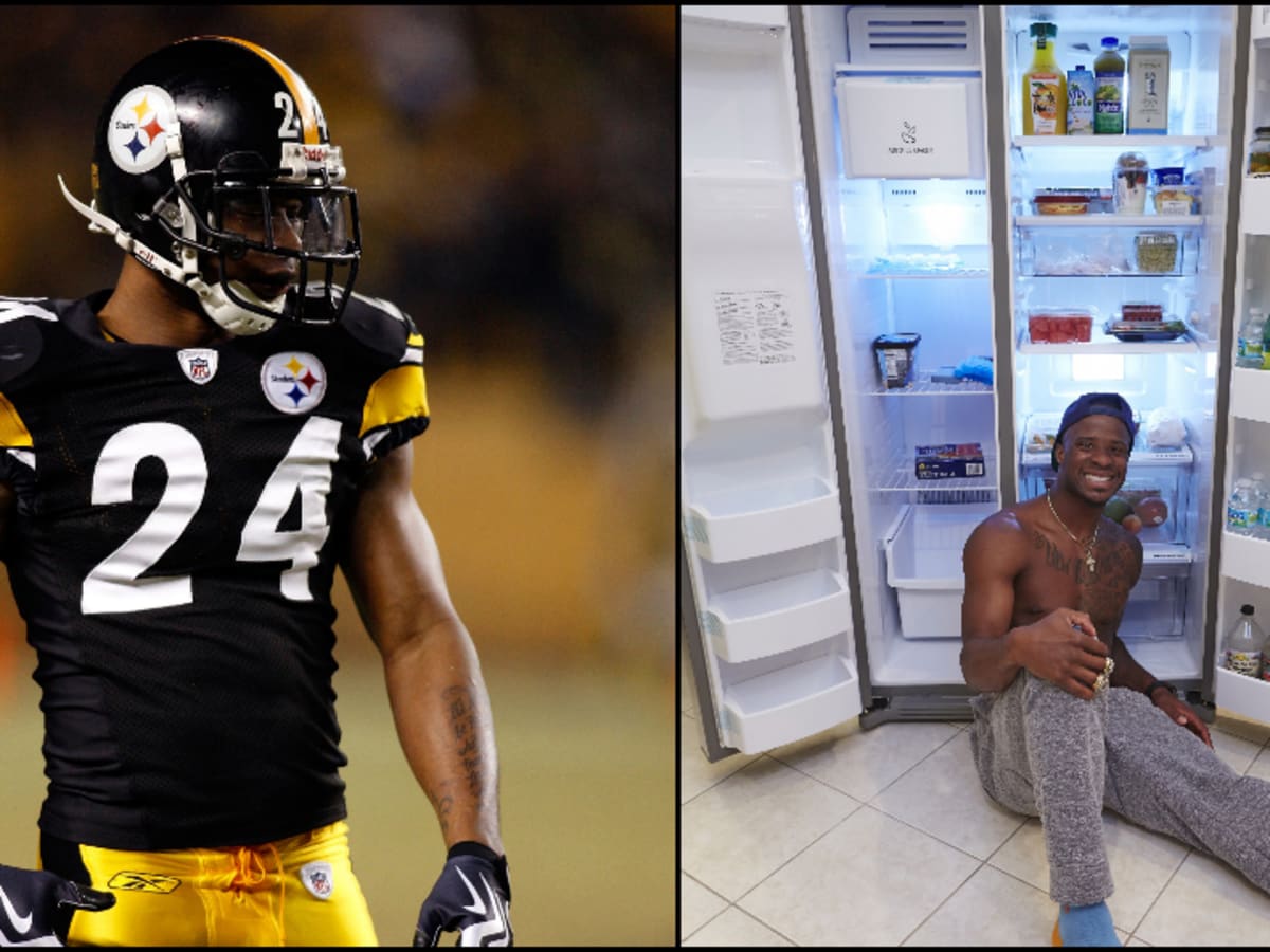 SEP 02 2010 - Pittsburgh Steelers cornerback Ike Taylor (24) looks up at  the scoreboard from the sidelines. The Pittsburgh Steelers defeated the  Carolina Panthers 19-3 in their final preseason game at