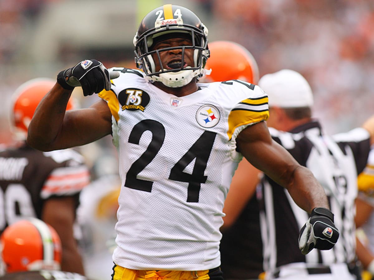 Pittsburgh Steelers cornerback Ike Taylor (24) wears a terrible