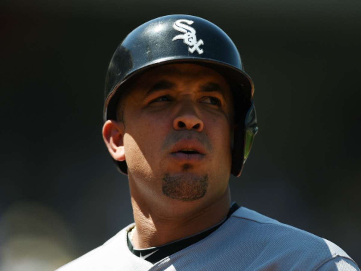 White Sox rookie Jose Abreu to undergo tests on injured left ankle