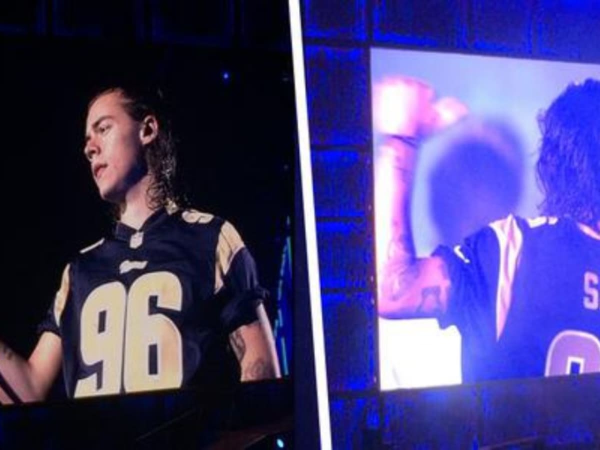 One Direction wear NFL team jerseys but Harry Styles decides to