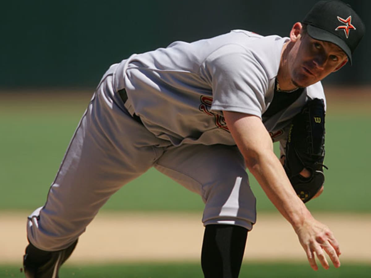 Pitcher Roy Oswalt targets late-June arrival in Texas Rangers' rotation