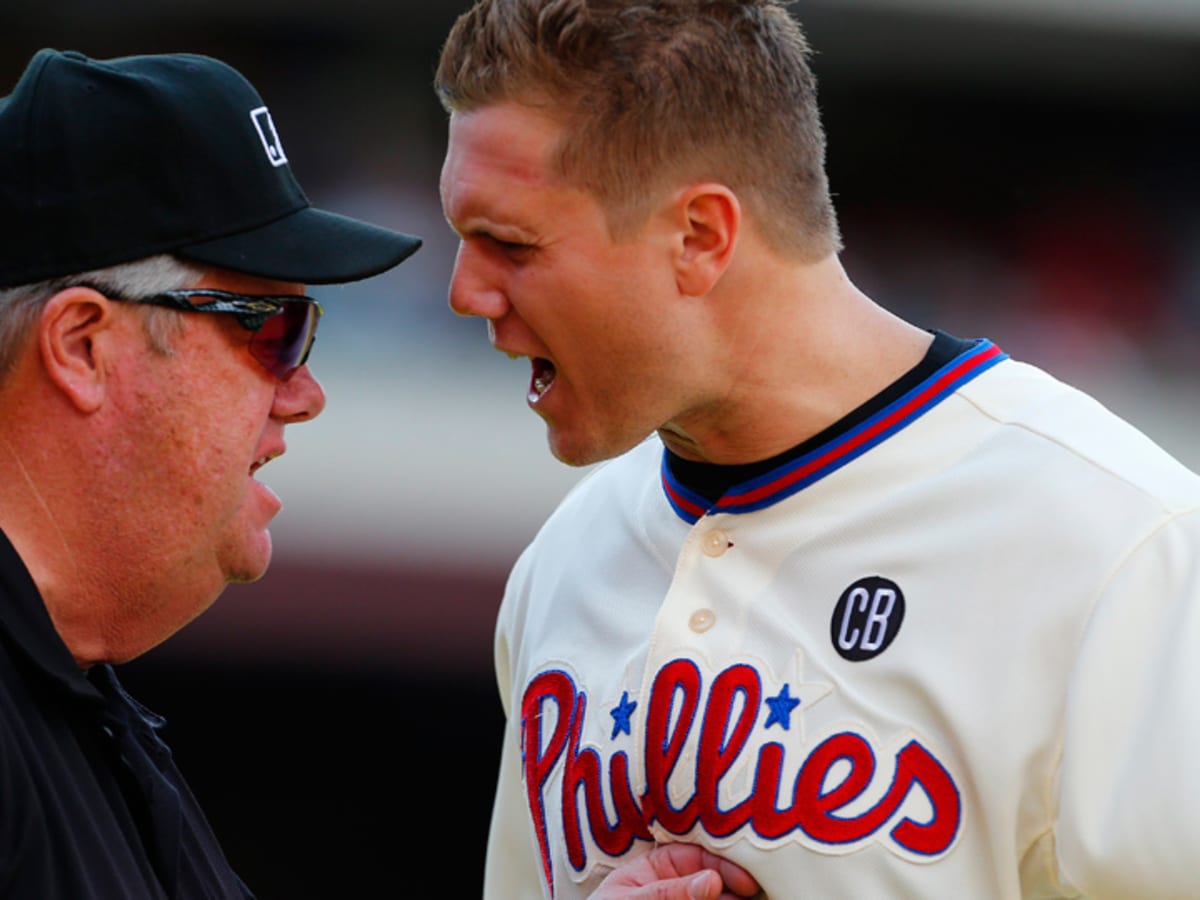 Jonathan Papelbon Responds To Booing Fans By Grabbing His