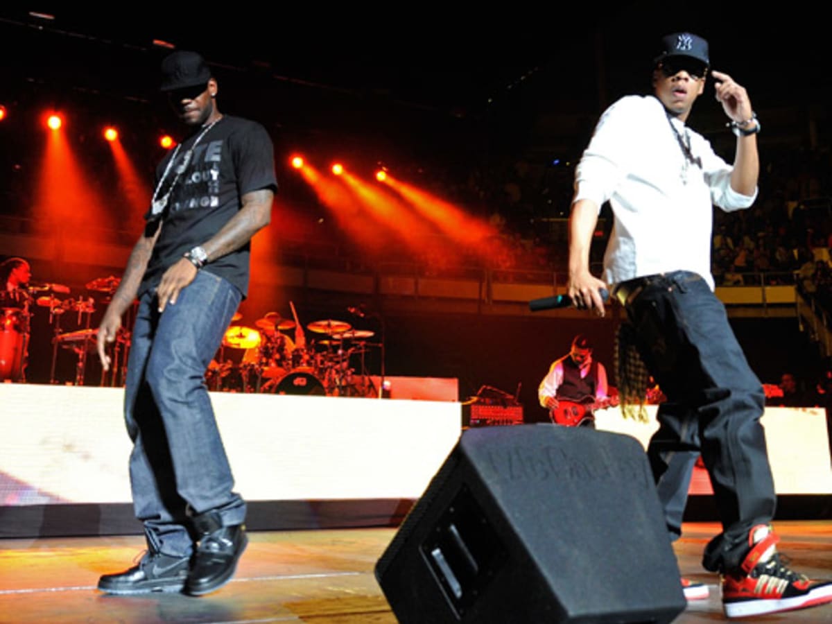 LeBron vira chacota por 'escutar' rappers antes de lançarem música