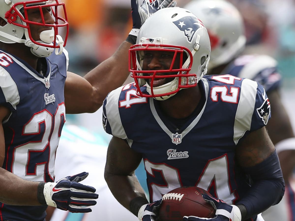 Patriots Sign Darrelle Revis