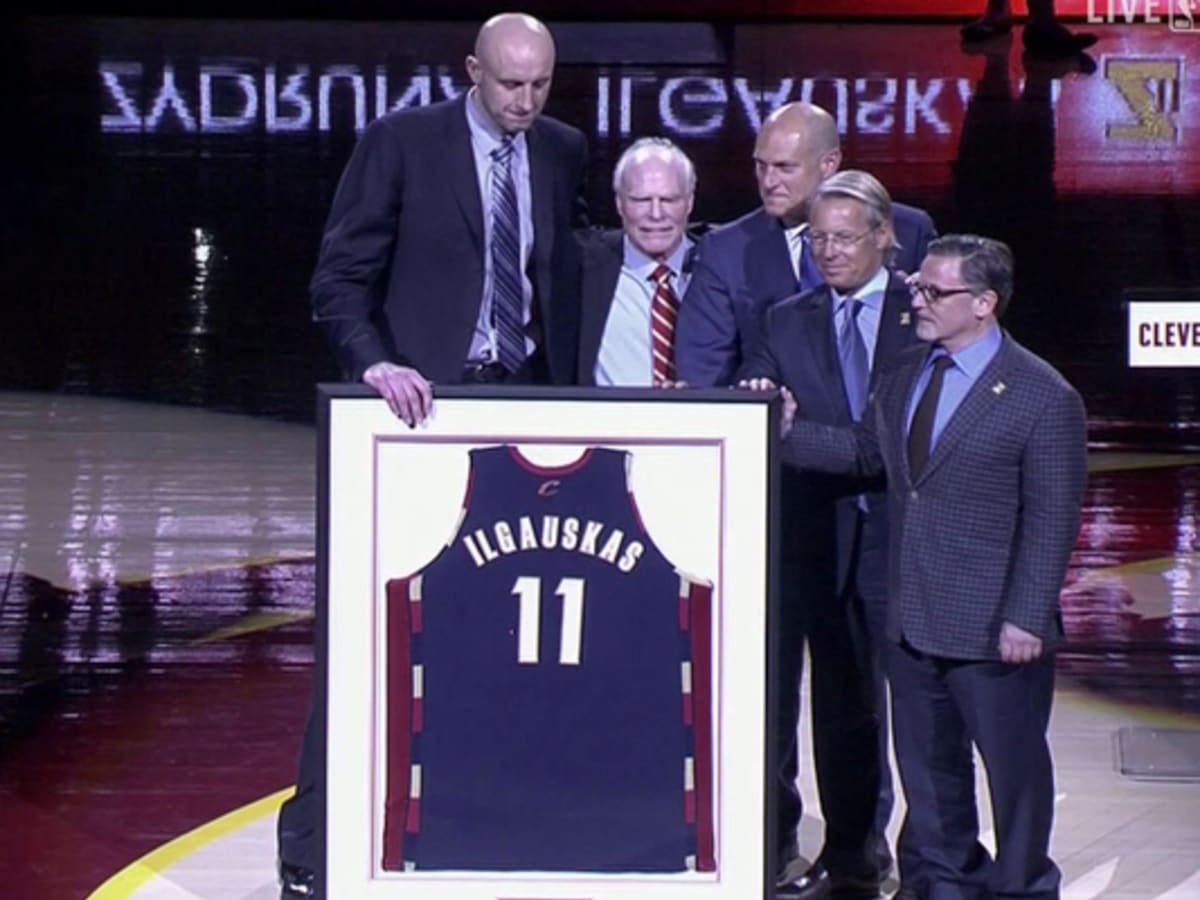 It's hard to justify the Cavs retiring Ilgauskas' jersey – The