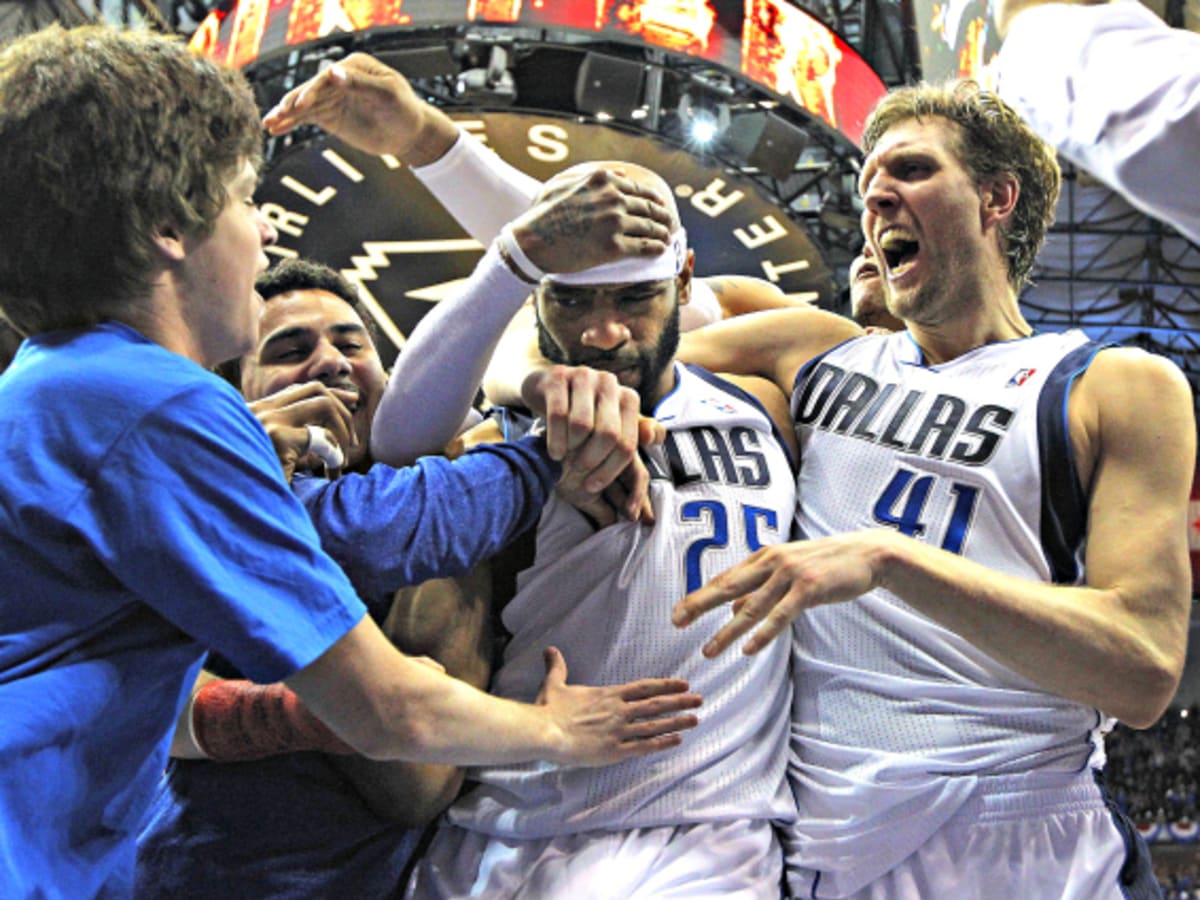 Vince Carter's buzzer-beater gives Mavs 2-1 lead on Spurs