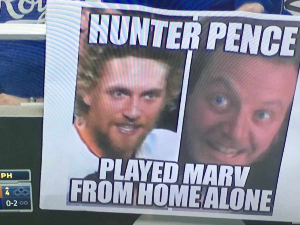 Hunter Pence Signs