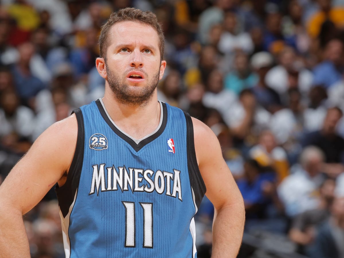 Timberwolves' J.J. Barea is comfortably stylish off the court – Twin Cities