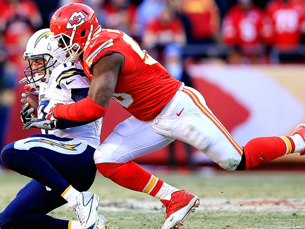 NFL Notebook: DE Justin Houston Finds a New Home