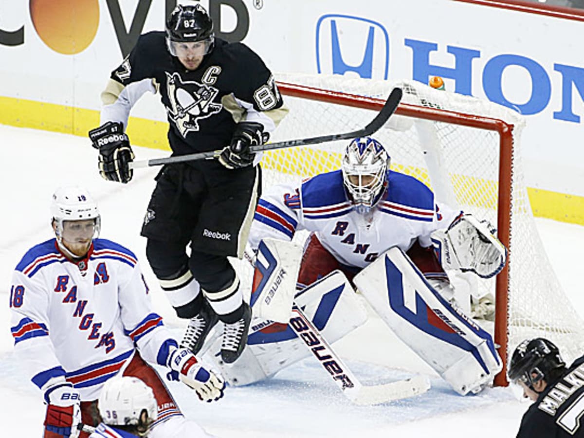 2009 Playoff Goalies Are Almost Puck-Proof - The New York Times