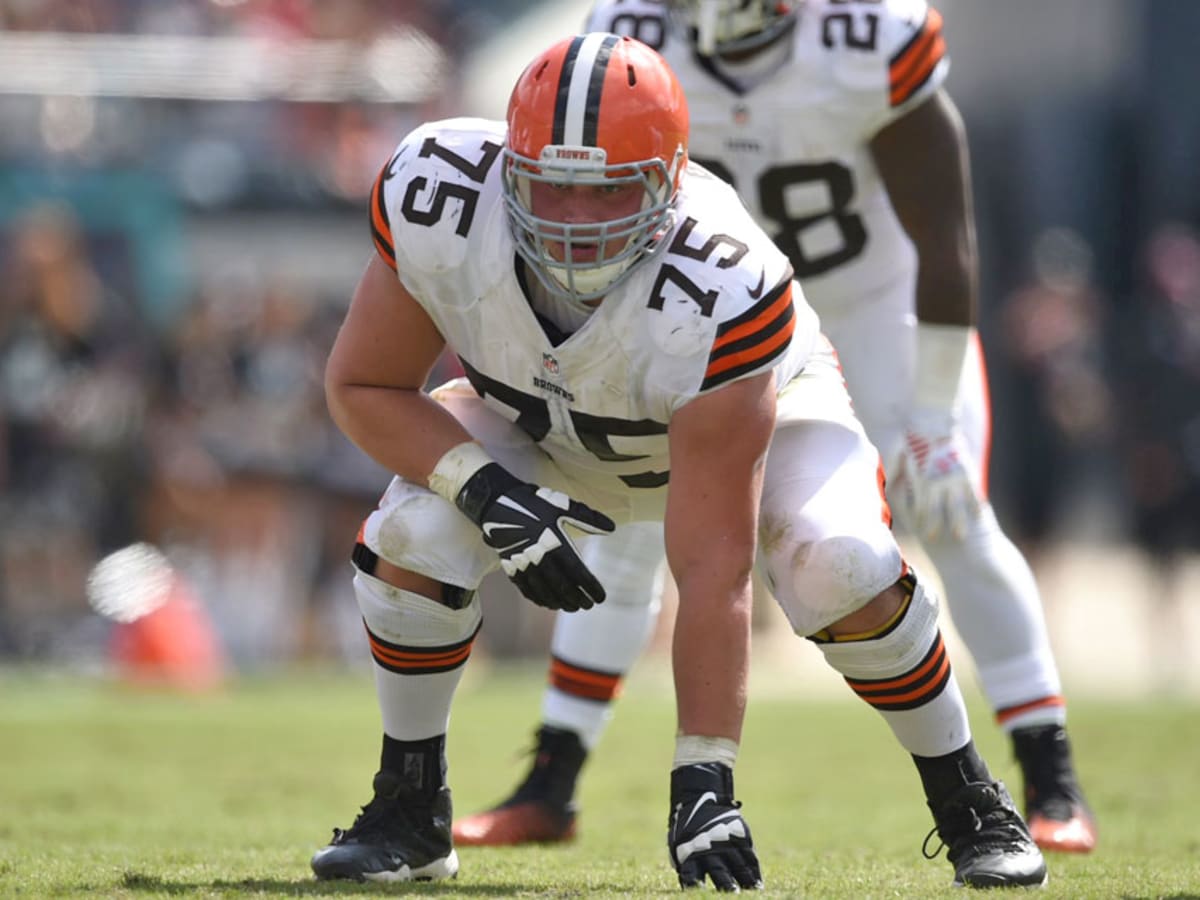 Bitonio Working To Help Two Rookies Get Up To Speed On O-Line