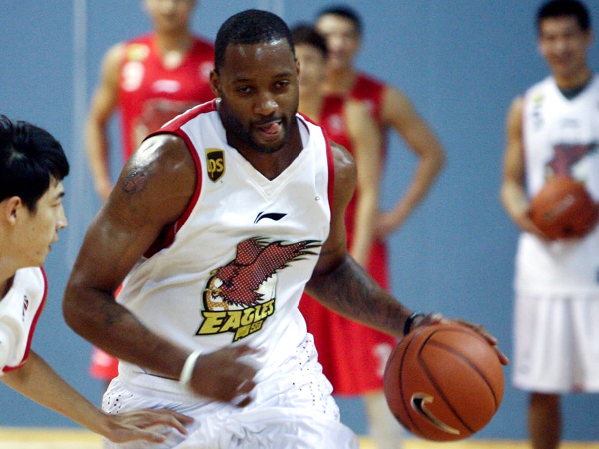 McGrady hits game-winning three, beating China team (VIDEO)