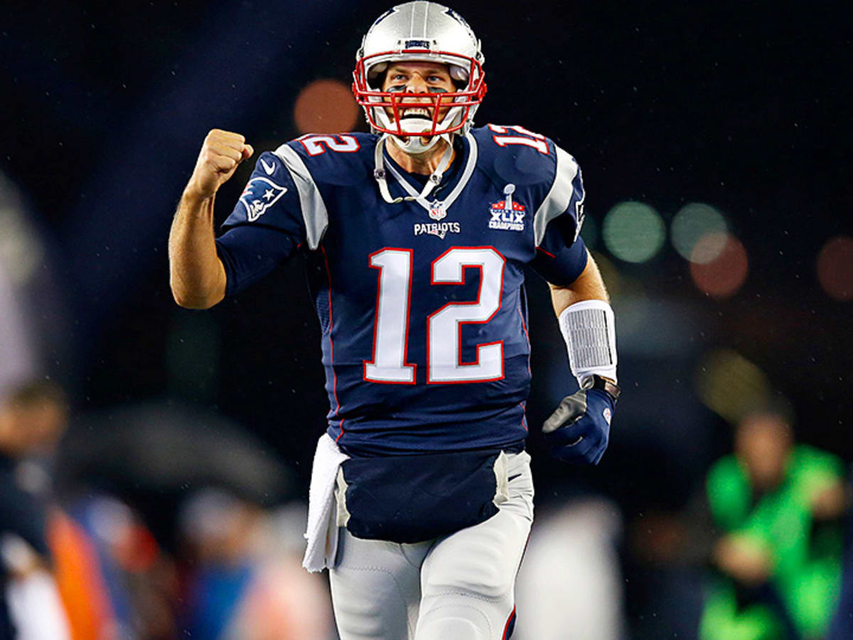 Watch as Tom Brady gets ovation from Patriots crowd in return