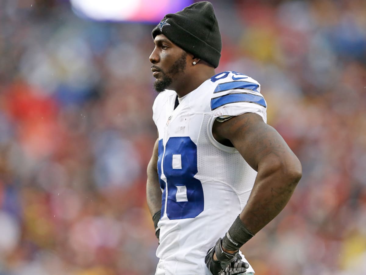 Report: Cowboys' Dez Bryant questioned in 2011 incident at Wal