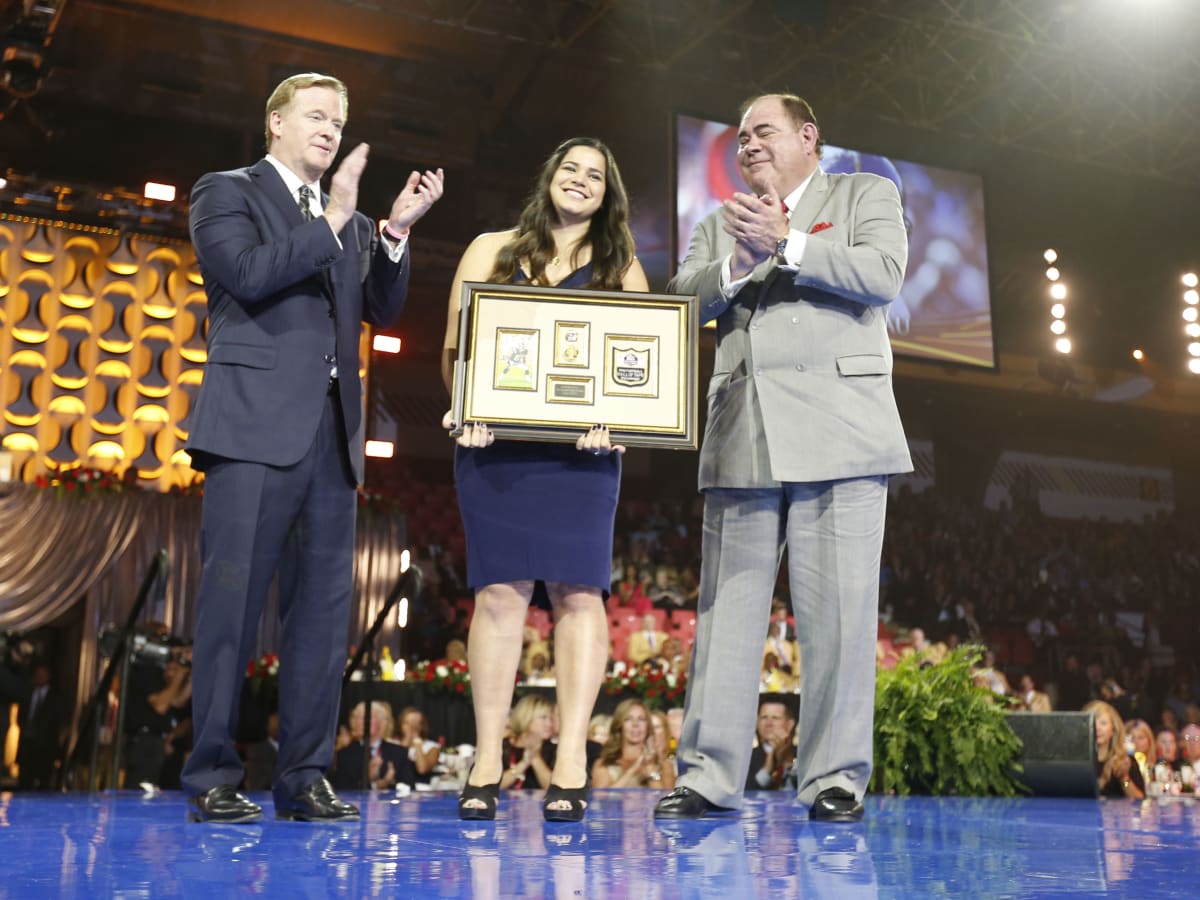 The Pro Football Hall of Fame won't let Junior Seau's family speak