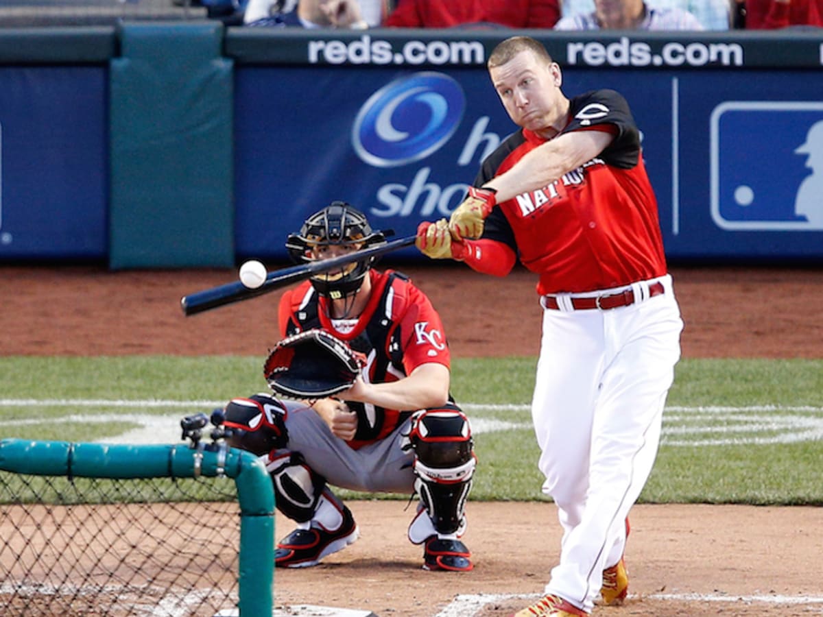 Cincinnati Reds' Todd Frazier hits home run and loses bat against