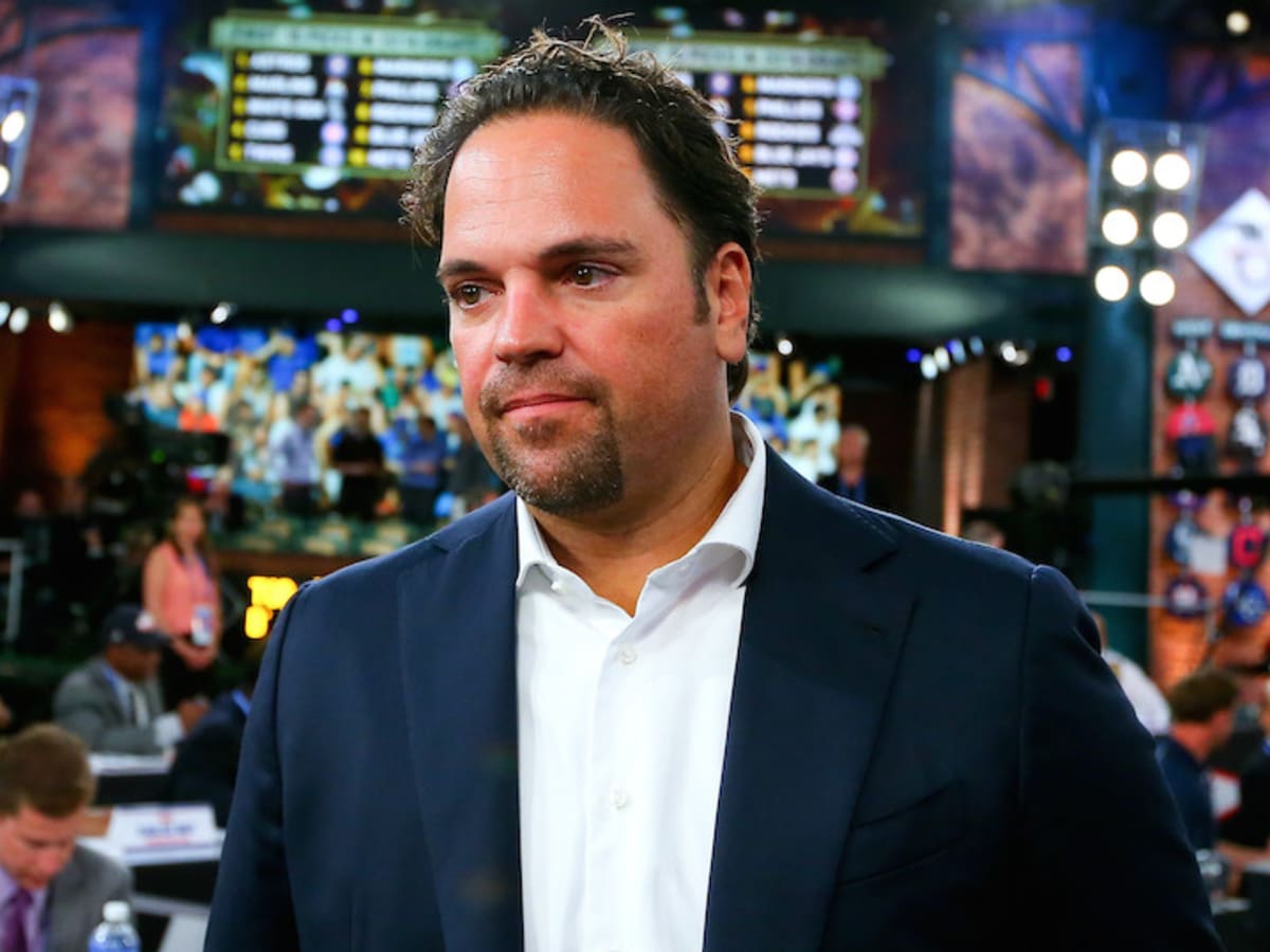 Former All-Star catcher Mike Piazza could purchase Italian club Parma, Parma